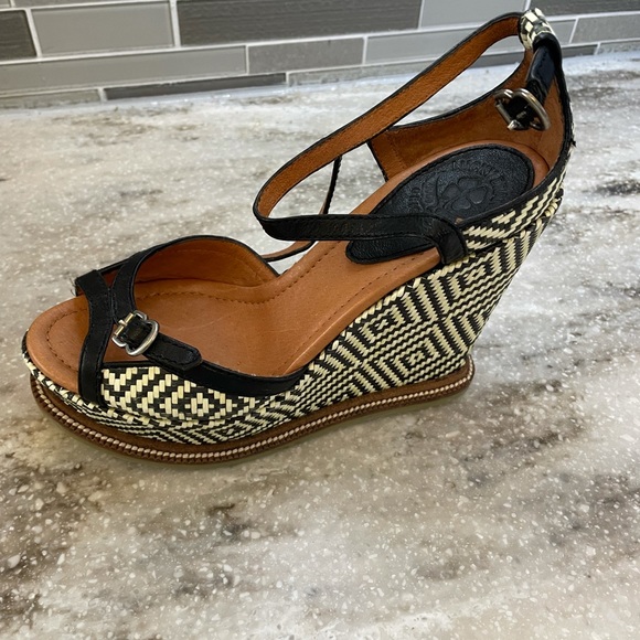 Excellent condition - Picture 2 of 3